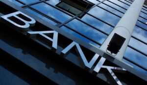 「不動産バブル」崩壊か⁈金融庁の警告・転売規制が意味するものとは