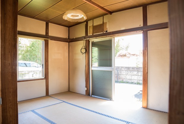 所沢市で相続した築49年の空き家を解体し、空き家の3,000万円特別控除を活用して土地として売却できた事例